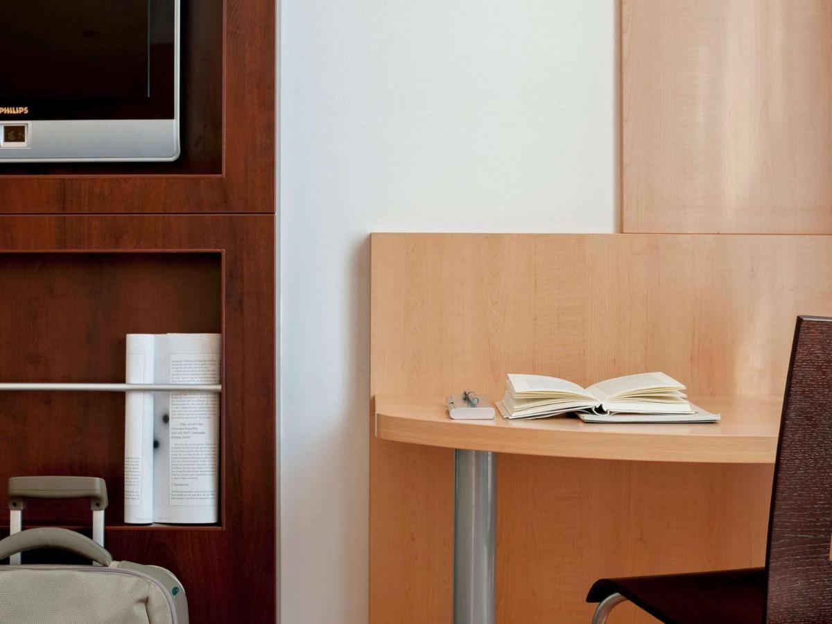 Ibis Berlin City Sued Экстерьер фото