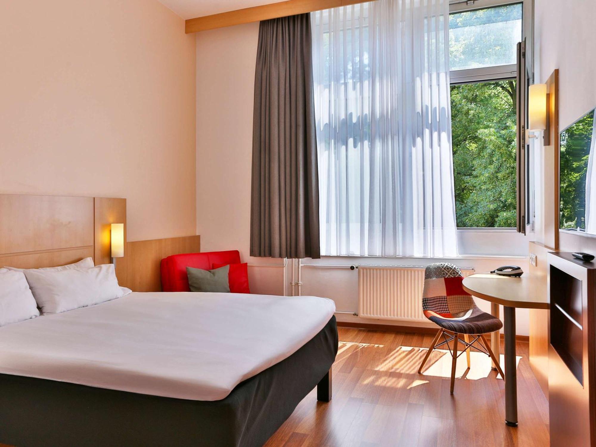 Ibis Berlin City Sued Экстерьер фото