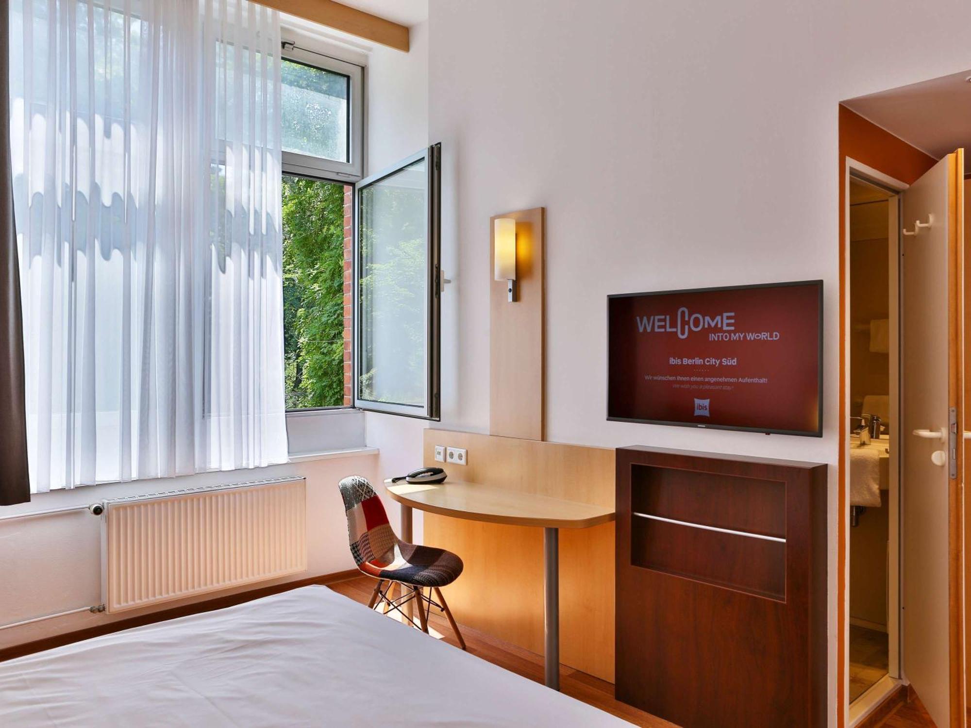 Ibis Berlin City Sued Экстерьер фото